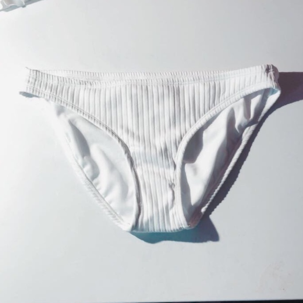 White Bikini Bottoms 💫